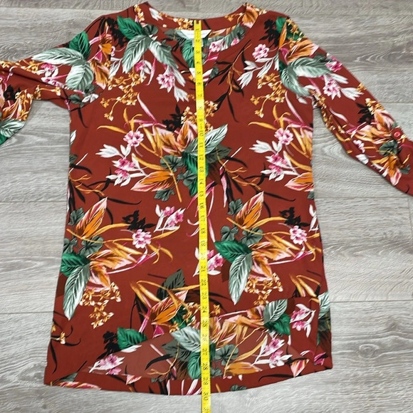 NWT Christopher & Banks 3/4 Sleeve Asymmetrical Hem Tropical Print Top S - Picture 10 of 14